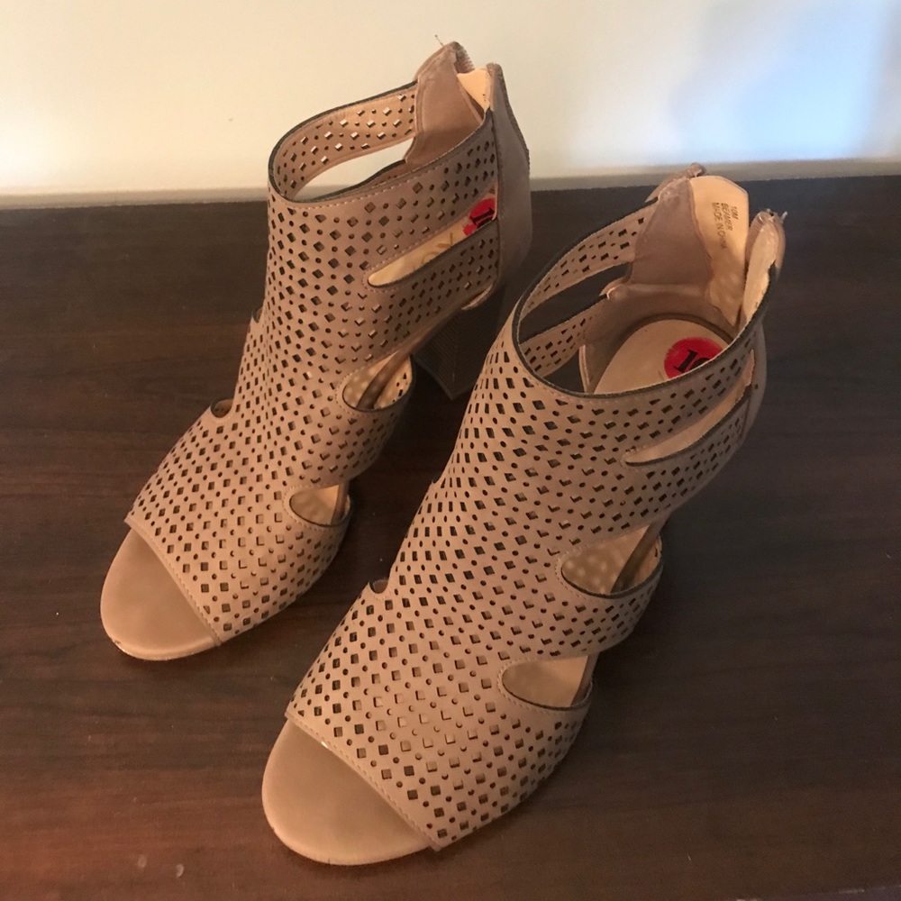 Tan heels